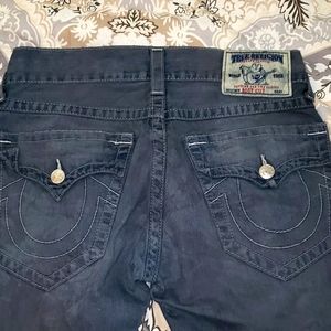 WHITE STITCHING DARK BLUE TRUE RELIGION JEANS